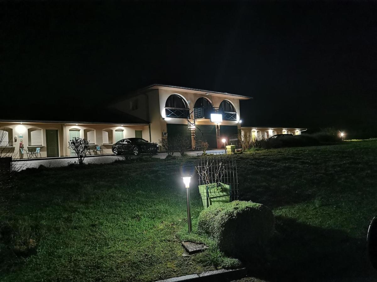 Logis Hotel- Restaurant La Haie Des Vignes Seminaires Et Evenementiel Allain Экстерьер фото