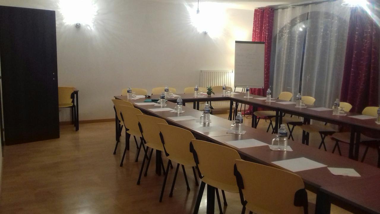 Logis Hotel- Restaurant La Haie Des Vignes Seminaires Et Evenementiel Allain Экстерьер фото